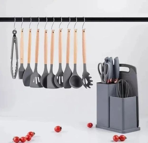 Набір кухонного приладдя Сірий на підставці TS Kitchen 19 штук із силікону з бамбуковою ручкою GRTS19 фото