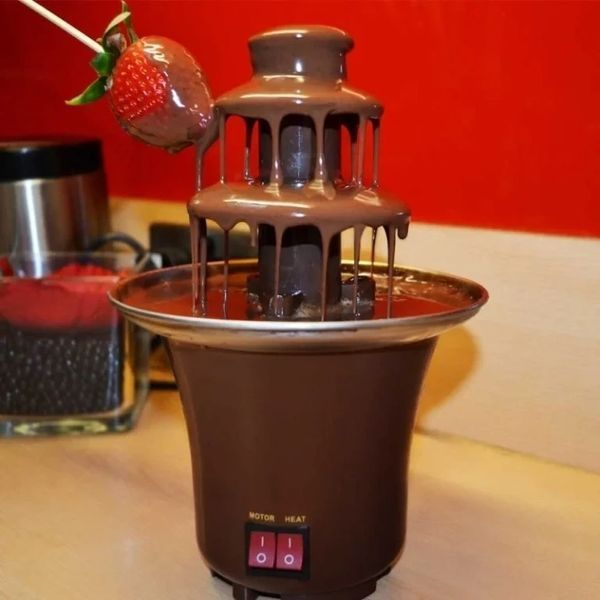 ОЧЕНКА! Шоколадний фонтан мінікомпонентю Mini Chocolate Fondue Fountain (Підбито шийку, немає паковання 2071) MIN2071 фото