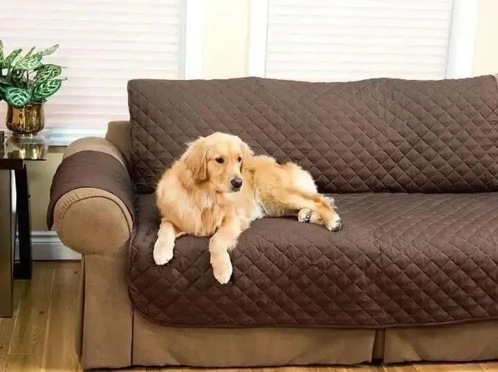 Двостороння накидка на диван Couch Coat коричневого кольору Чохол для меблів водонепроникний COAT170 фото